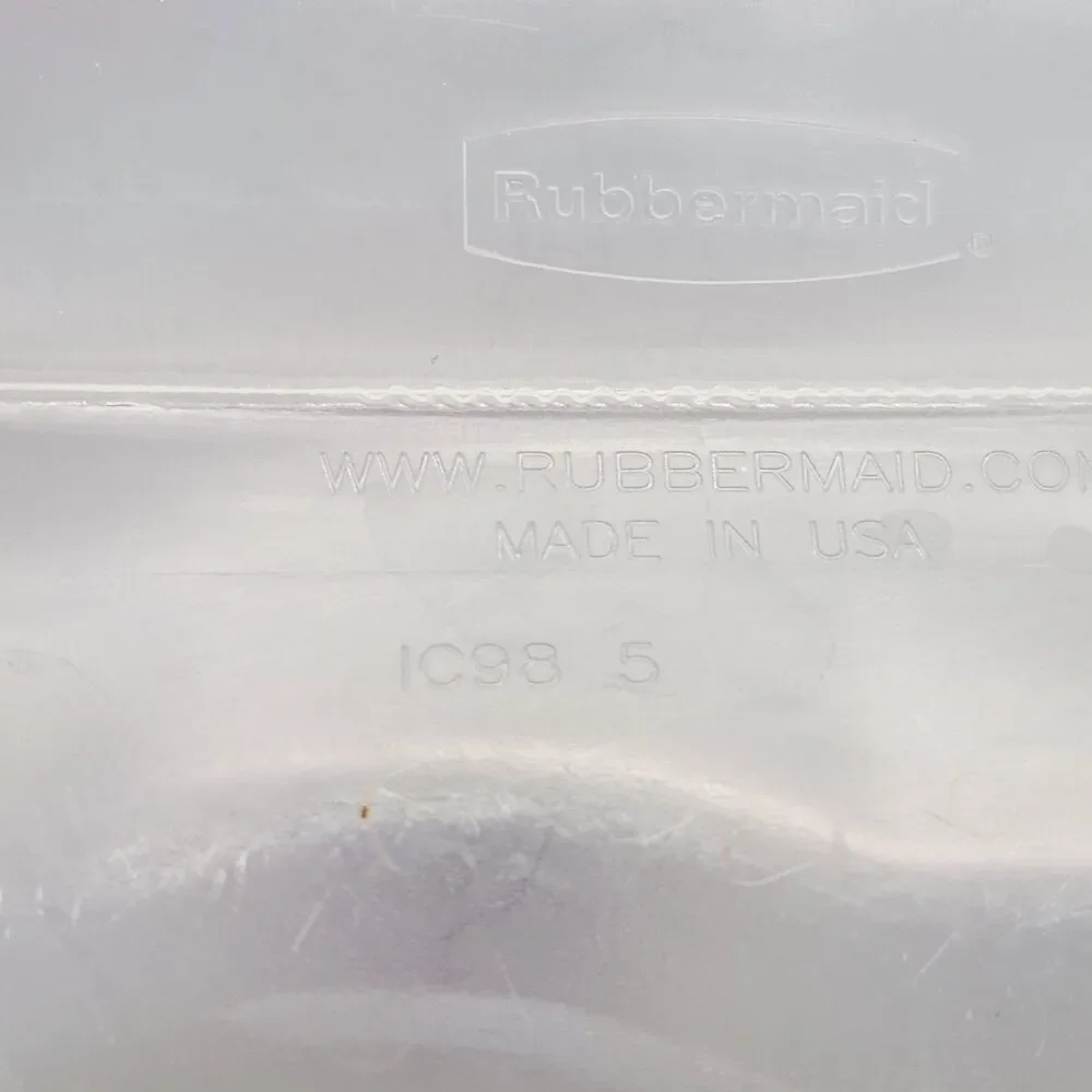 Rubbermaid Servin Saver Pitcher 2 QT & 1 Pt Beverage Container 1 Red Flip Lid